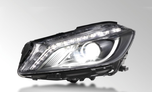 Xenon headlamp with Intelligent Light System (ILS) and adaptive high beam assistant (aCOL – adaptive Cut-Off Line), Mercedes A-Class